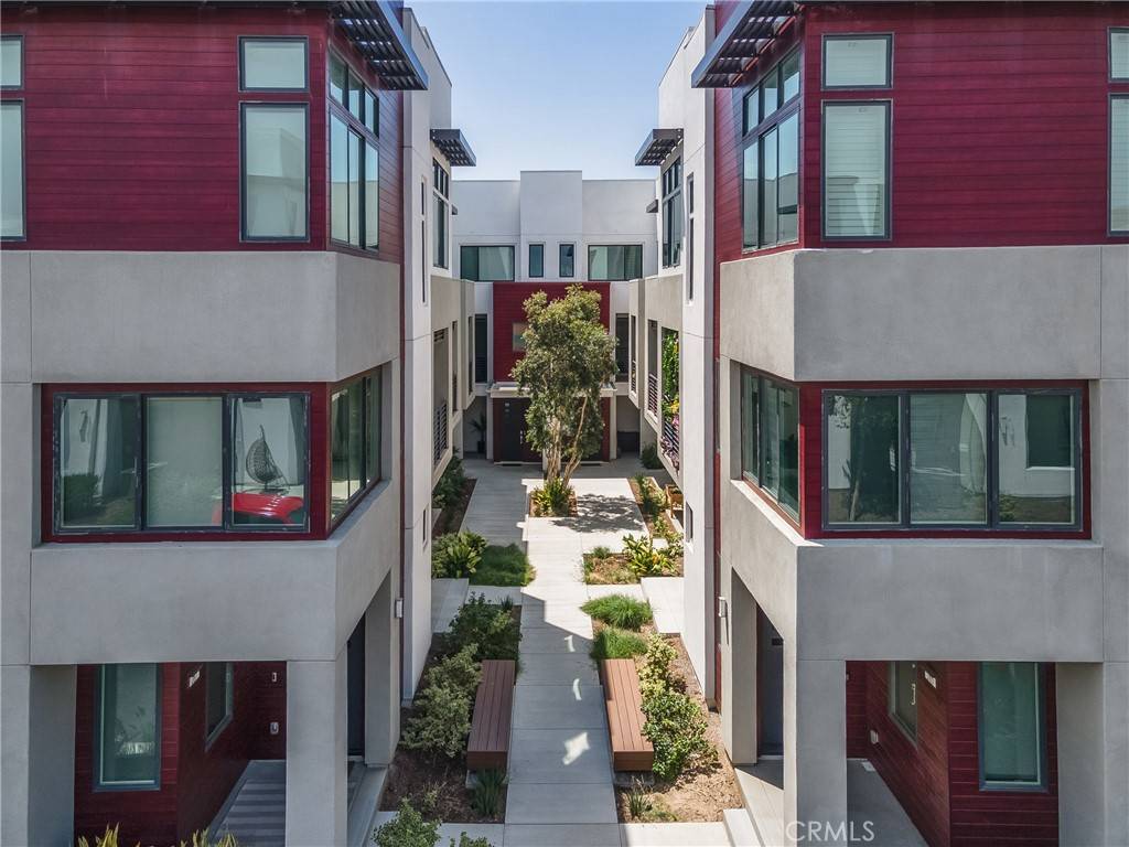 Tustin, CA 92782,285 Lodestar