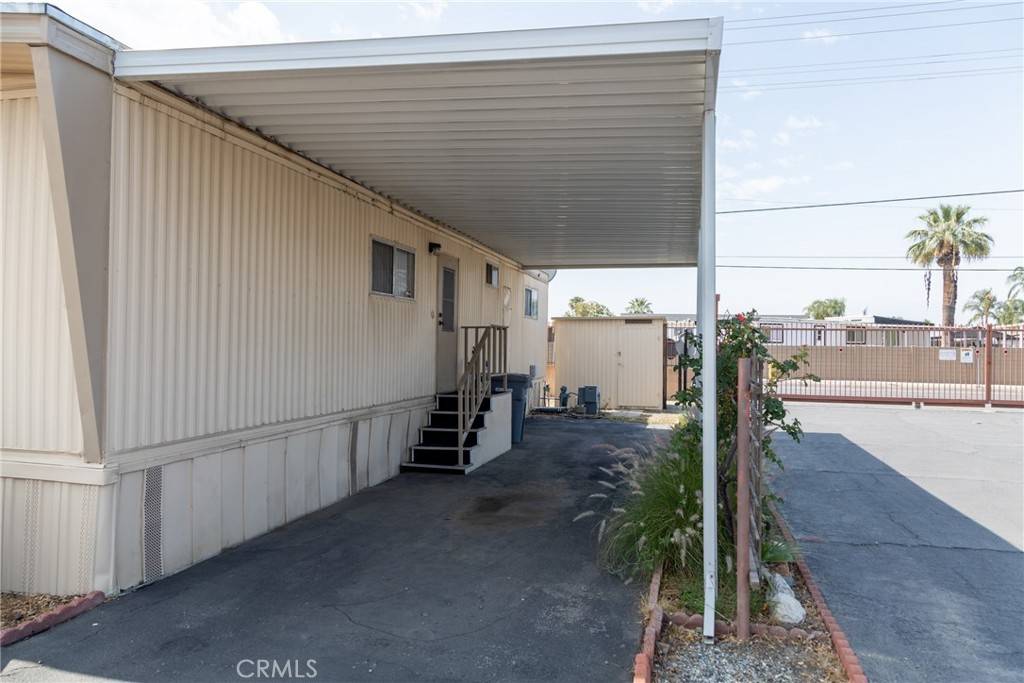 Hemet, CA 92543,332 N Lyon AVE #17