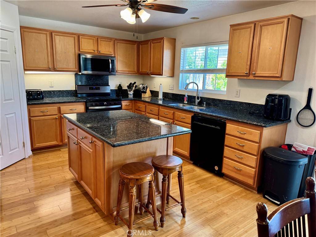 Lake Elsinore, CA 92532,45002 Thalia LN