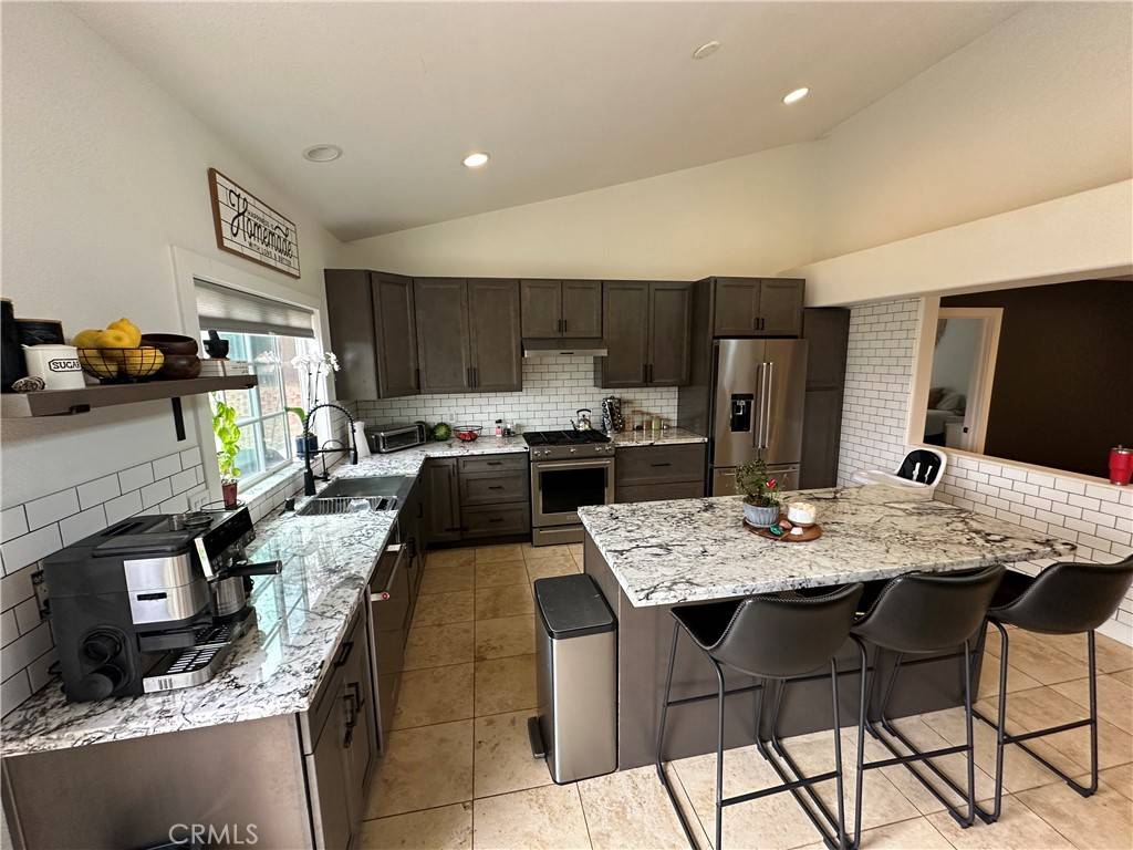 Fallbrook, CA 92028,504 Burma RD