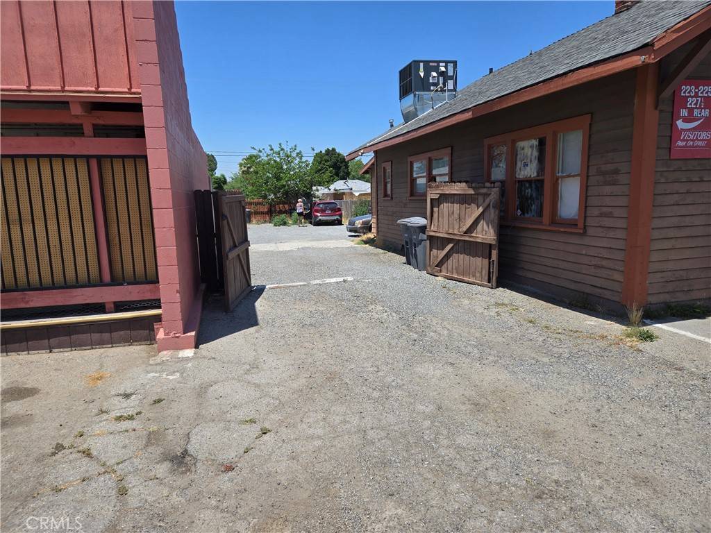 Hemet, CA 92543,221 S PALM AVE.