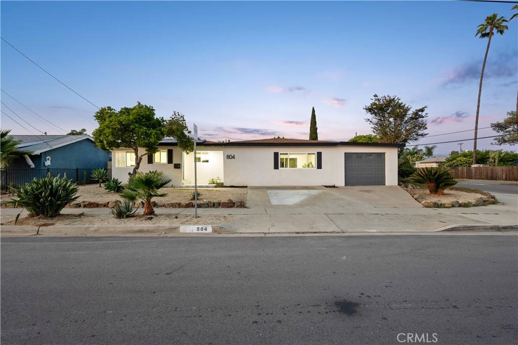 Escondido, CA 92027,804 Daisy ST