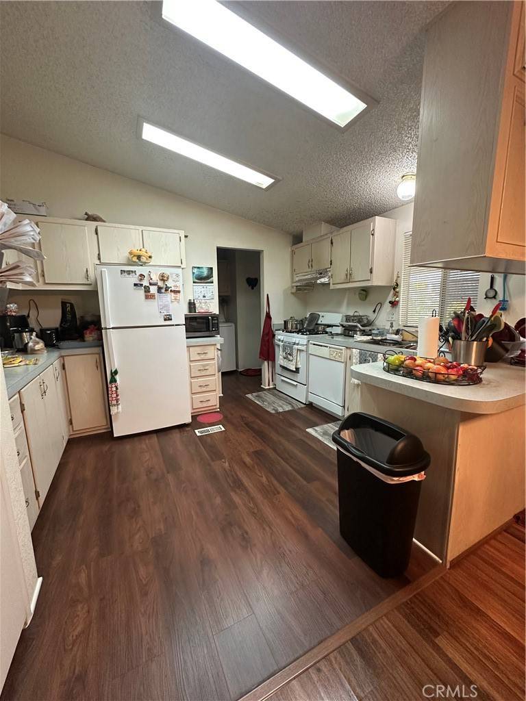 San Jacinto, CA 92582,913 S Grand AVE #180