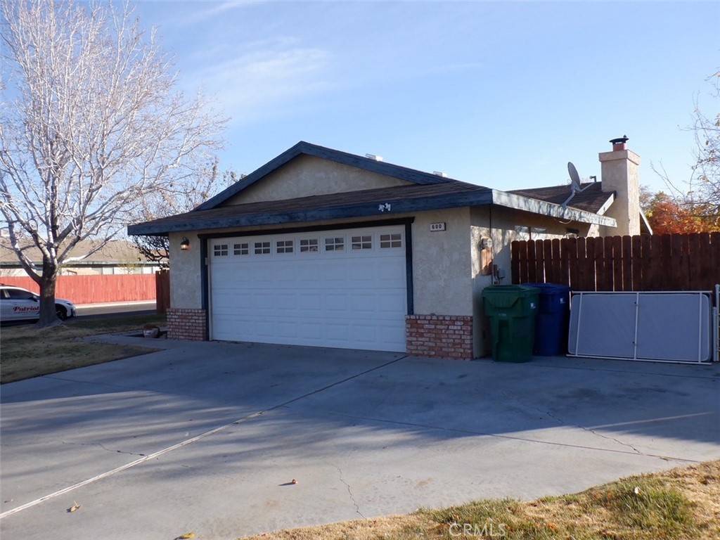 Ridgecrest, CA 93555,600 S Silver Ridge ST