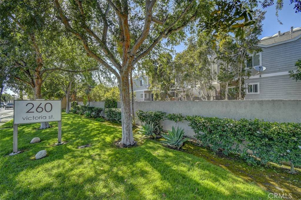 Costa Mesa, CA 92627,260 B2 Victoria ST #25