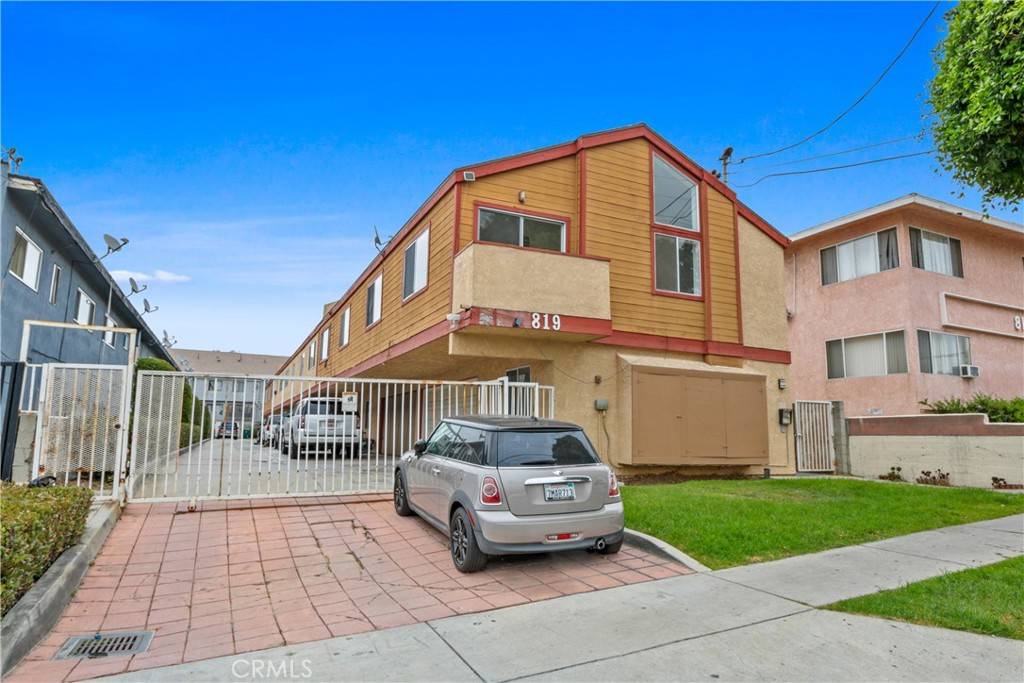 Inglewood, CA 90302,819 W Beach AVE #1