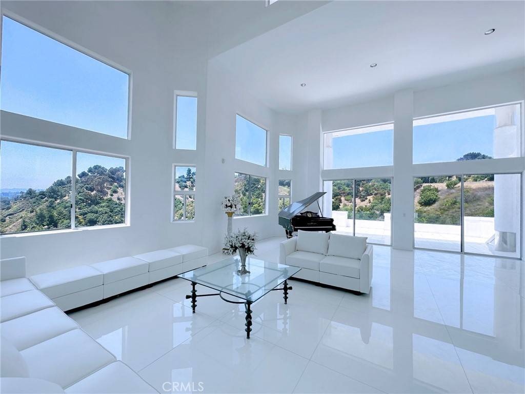Beverly Hills, CA 90210,13200 Mulholland DR