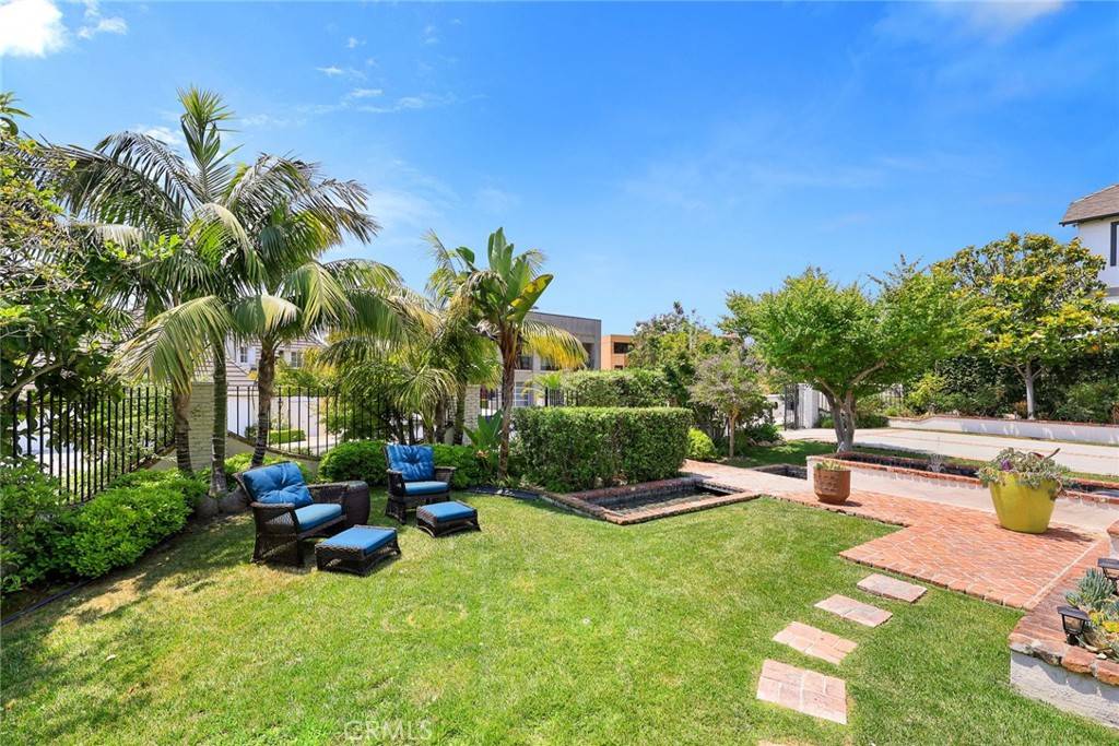 Newport Beach, CA 92660,7 Trafalgar