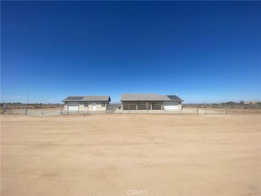 Phelan, CA 92371,5704 White Fox TRL