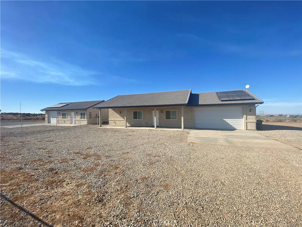 Phelan, CA 92371,5704 White Fox TRL