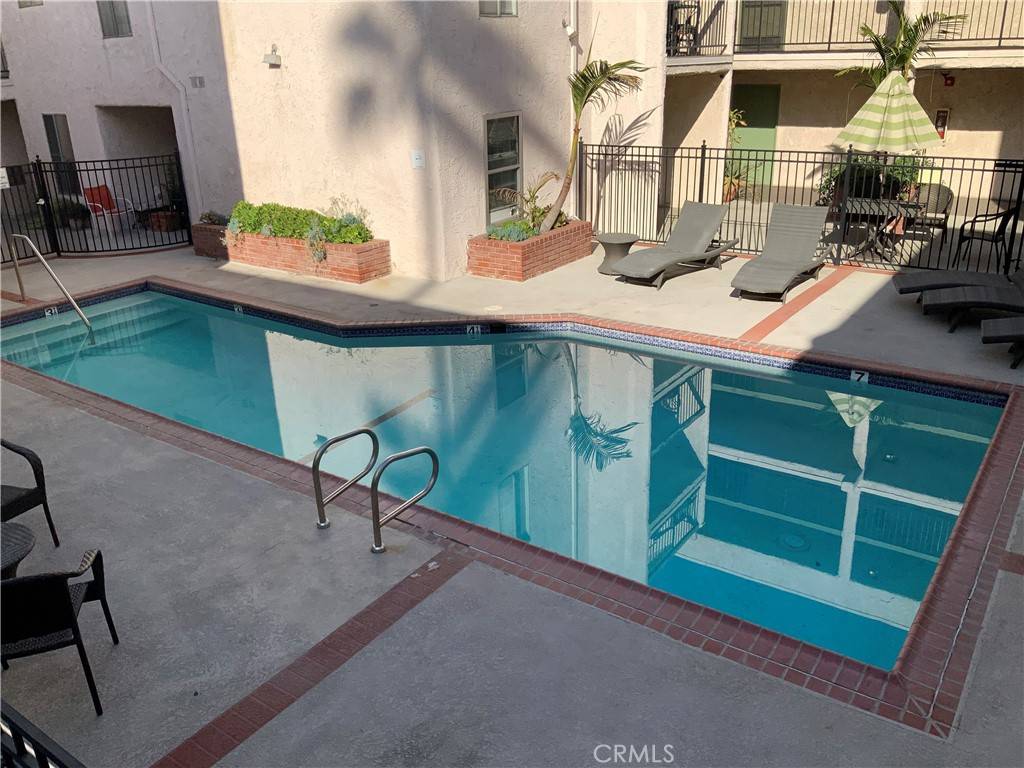 Glendale, CA 91203,409 Burchett ST #220