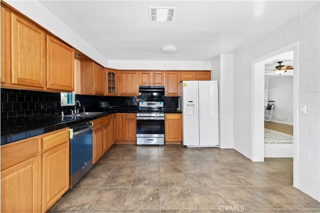 Lake Elsinore, CA 92530,17786 Grand AVE