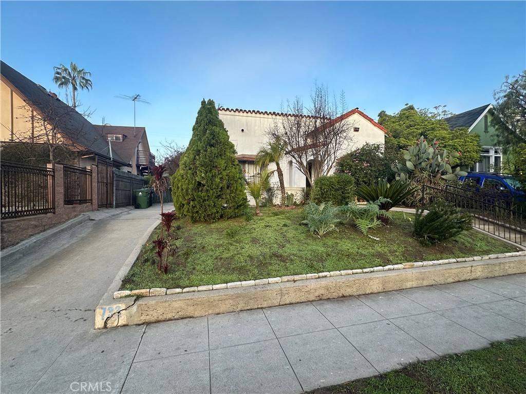 Los Angeles, CA 90046,733 N Sierra Bonita AVE