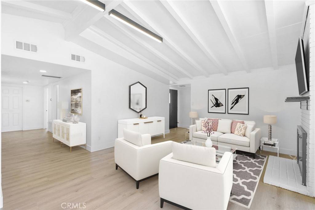 Winnetka, CA 91306,20321 Hamlin ST