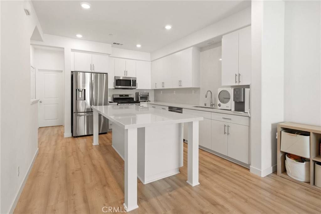 Buena Park, CA 90620,7418 Royal ST