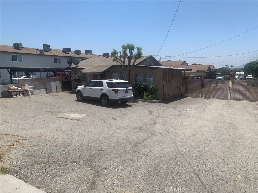 Fontana, CA 92335,17405 Arrow BLVD