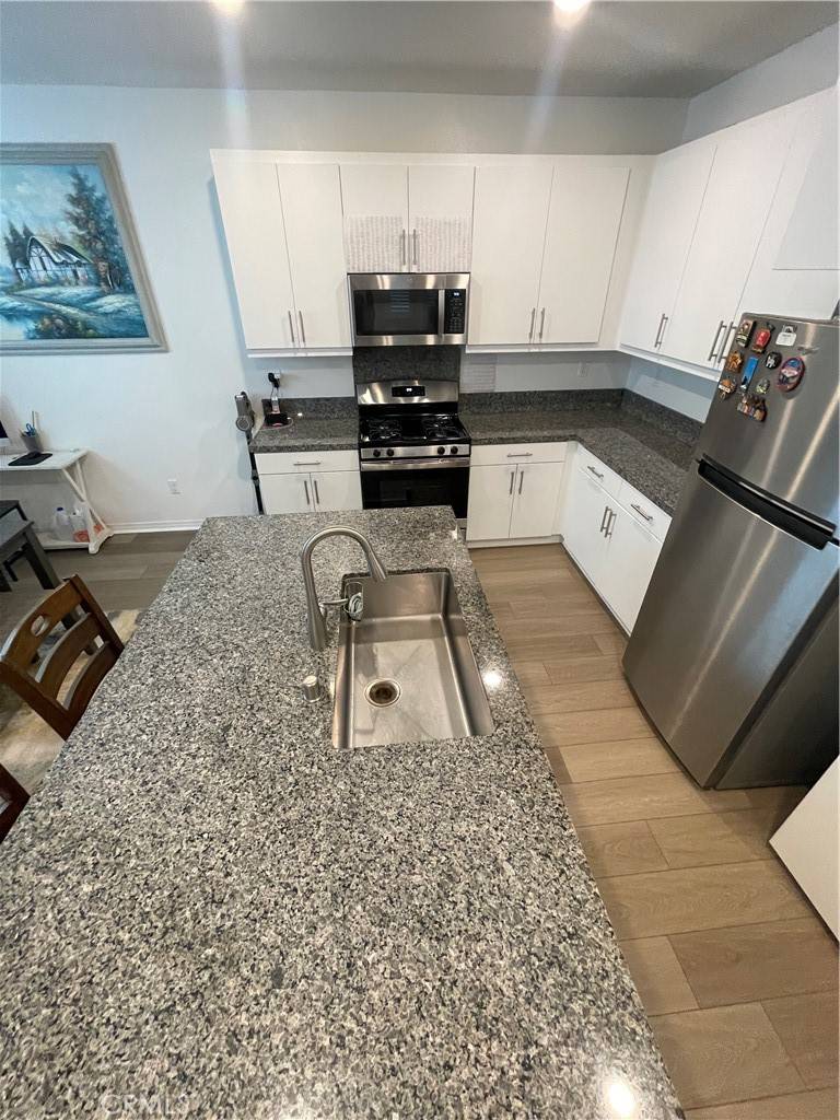 Fontana, CA 92336,16680 Rose Petal WAY #2