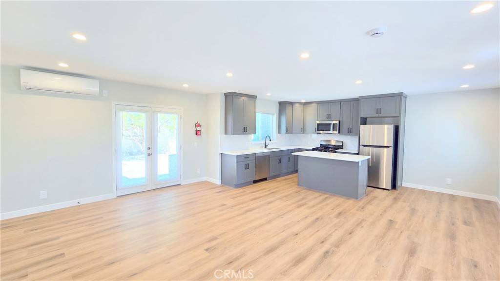 Ontario, CA 91762,664 W Granada CT #A
