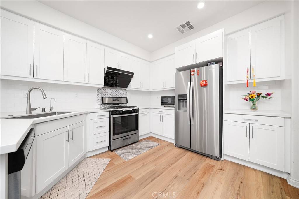 South El Monte, CA 91733,33 Aria ST