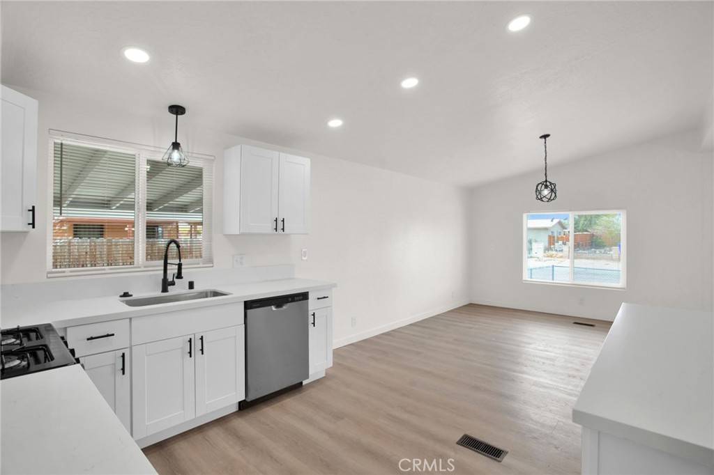 Adelanto, CA 92301,19039 Dennis ST