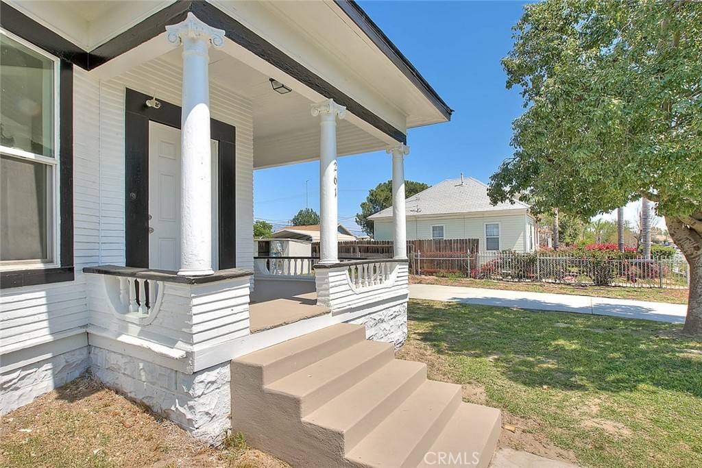 Colton, CA 92324,261 E C ST
