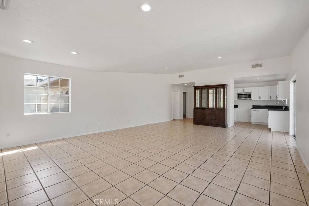 Pomona, CA 91766,1046 Muir AVE