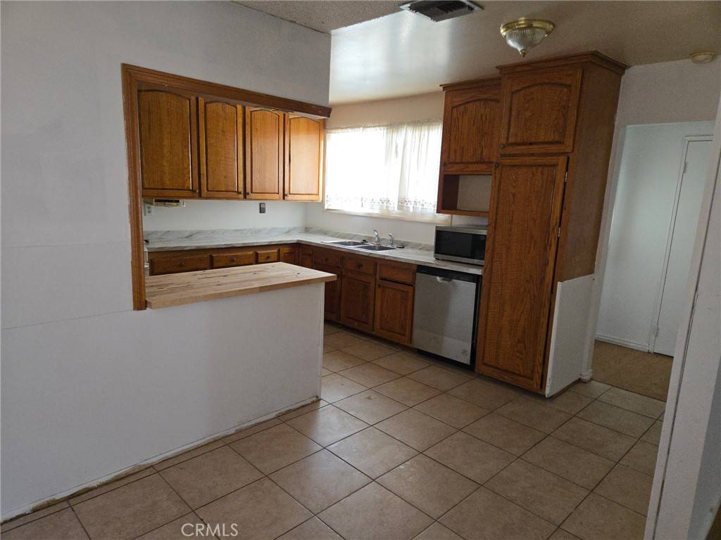Buena Park, CA 90620,7961 La Mirada CIR