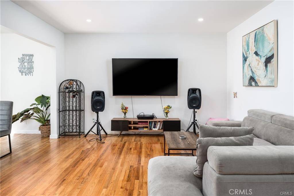 Winnetka, CA 91306,20812 Enadia WAY
