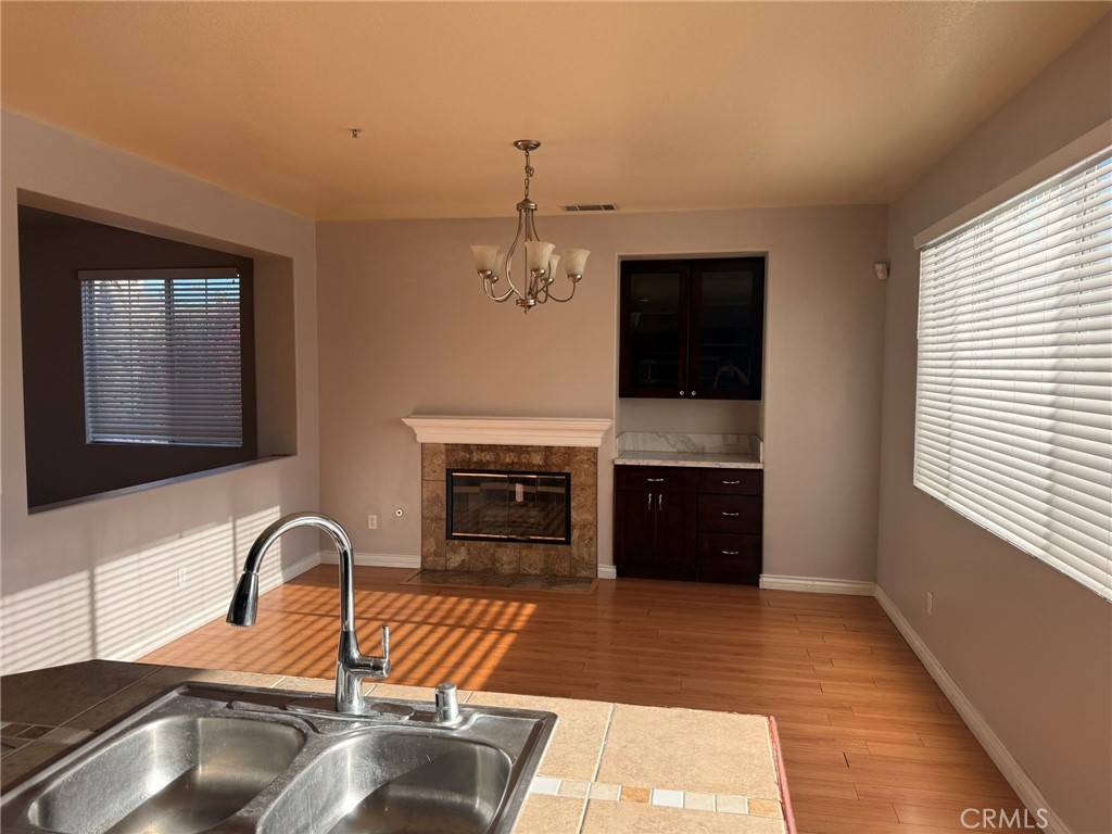 Fontana, CA 92336,5752 Tamarisk WAY