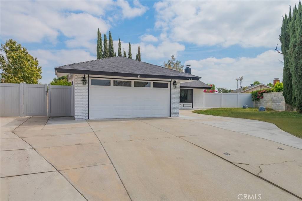 Ontario, CA 91762,429 Laroda CT
