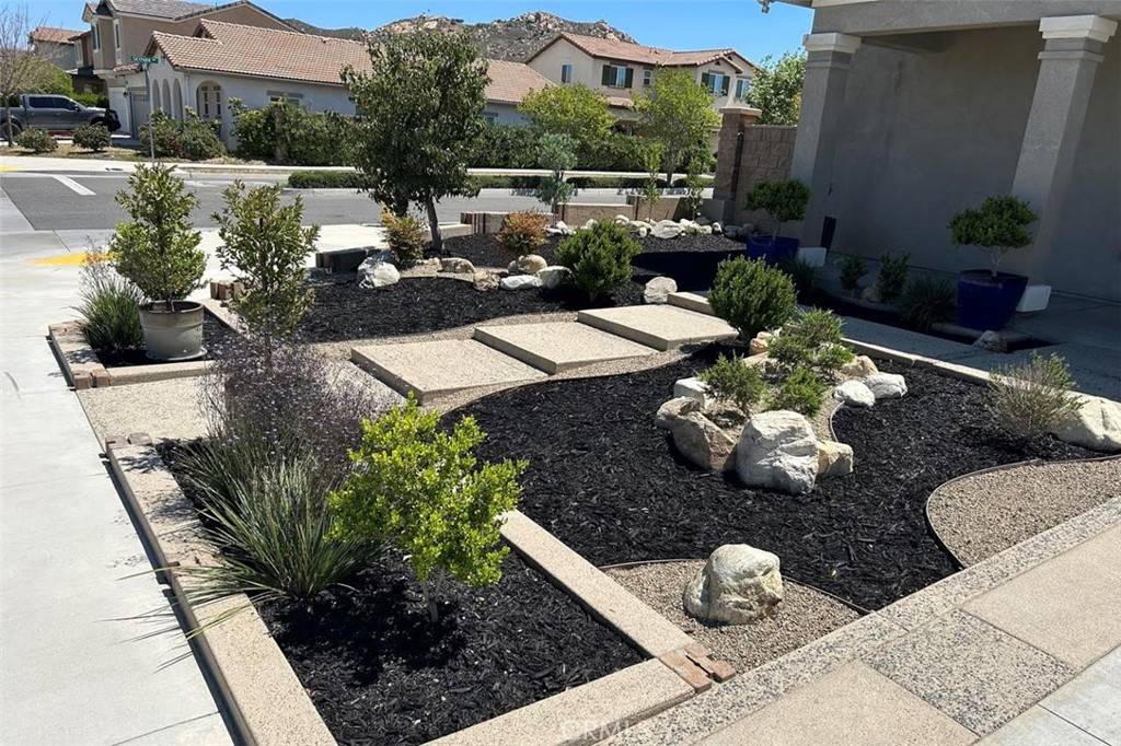 Jurupa Valley, CA 92509,5374 Mission Rock WAY