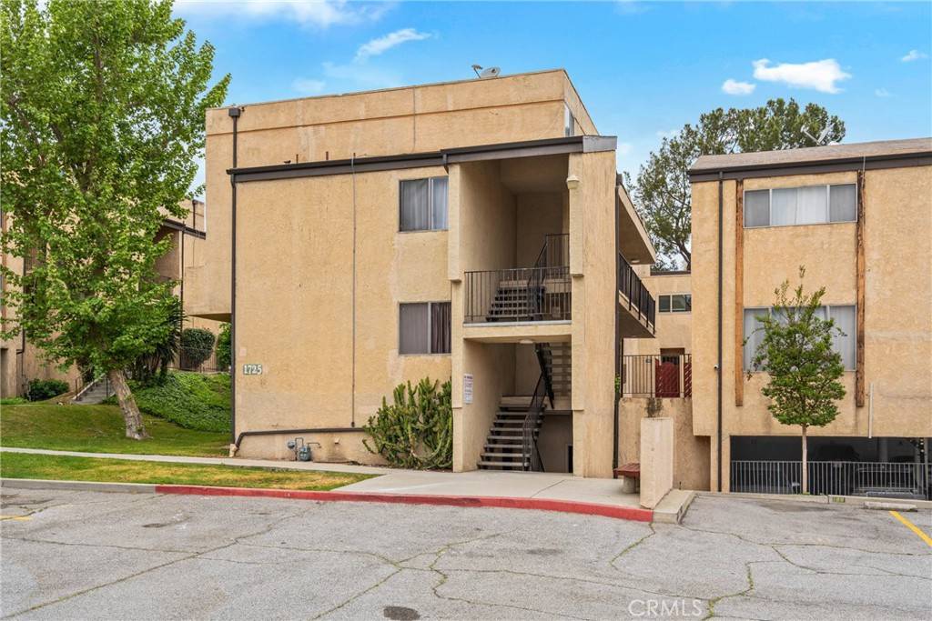 Montebello, CA 90640,1725 Neil Armstrong ST #106