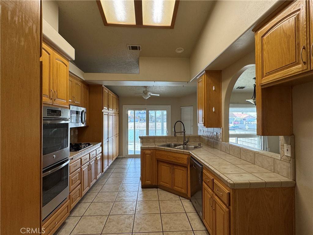Helendale, CA 92342,14401 Hurricane LN