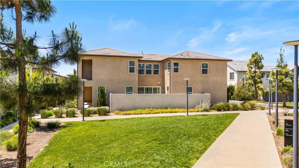 Irvine, CA 92618,242 Chorus