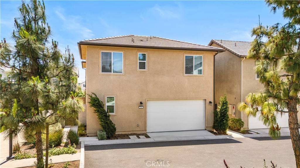Irvine, CA 92618,242 Chorus