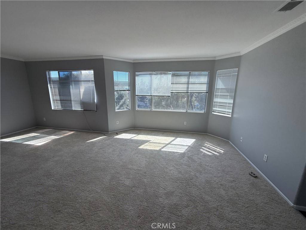 16853 Shinnecock LN Fontana, CA 92336
