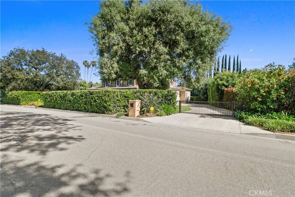 Arcadia, CA 91006,450 Arbolada DR