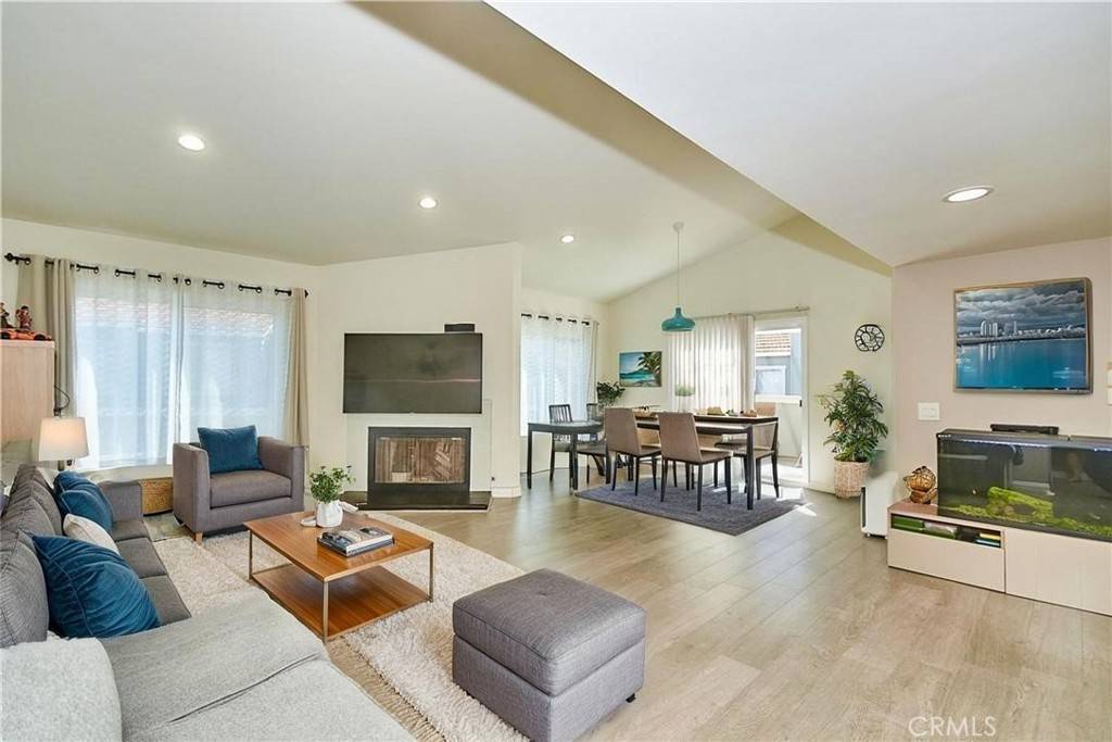 Diamond Bar, CA 91765,960 Golden Springs DR #F