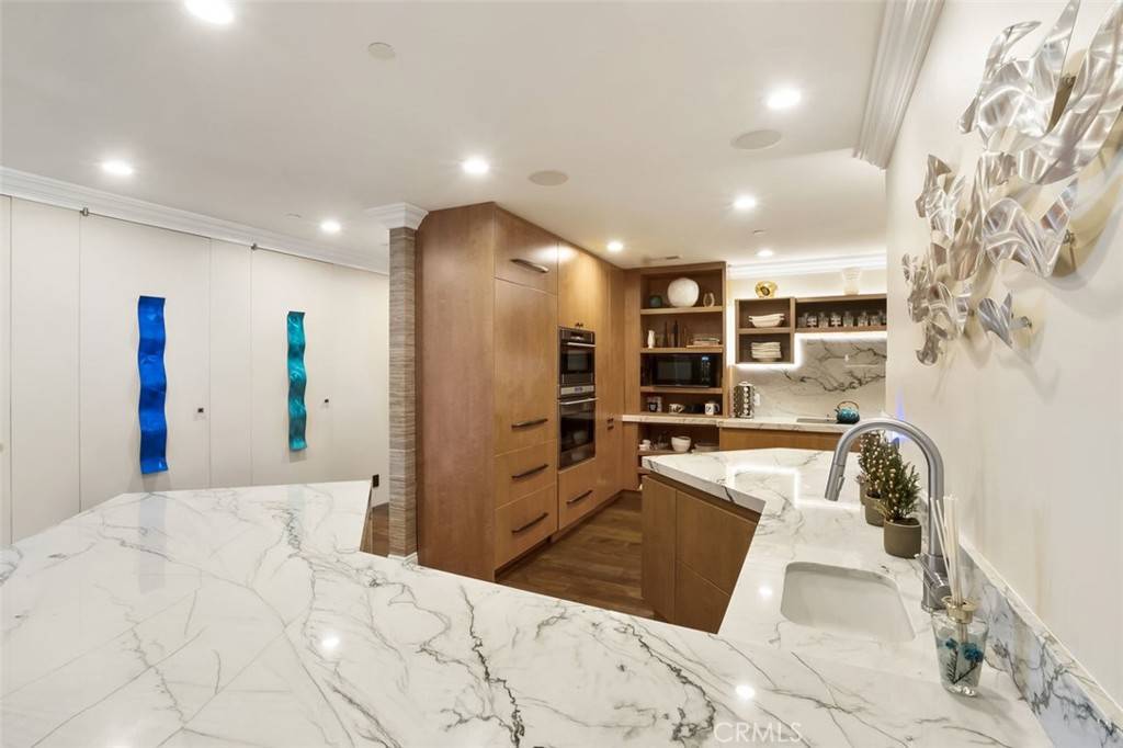San Diego, CA 92101,700 Front ST #2302
