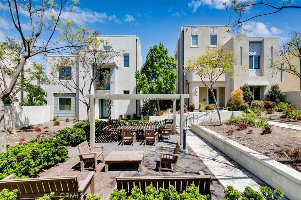 Irvine, CA 92618,105 Catalyst