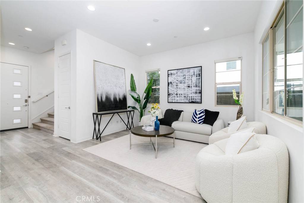 Irvine, CA 92618,105 Catalyst