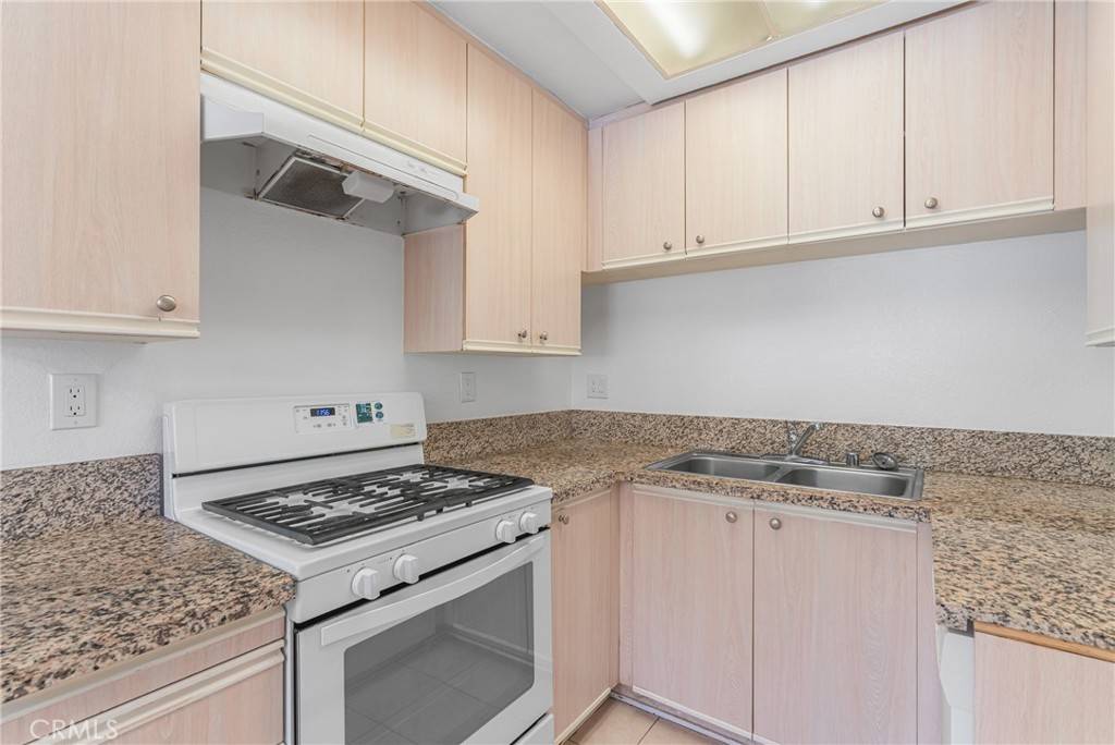 Diamond Bar, CA 91765,800 Grand AVE #A20