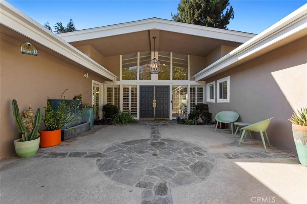 Woodland Hills, CA 91364,20351 Wells DR