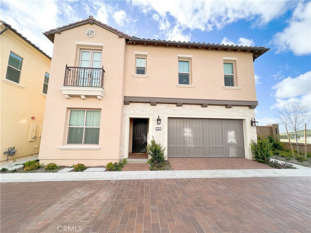 Irvine, CA 92618,129 Halworth