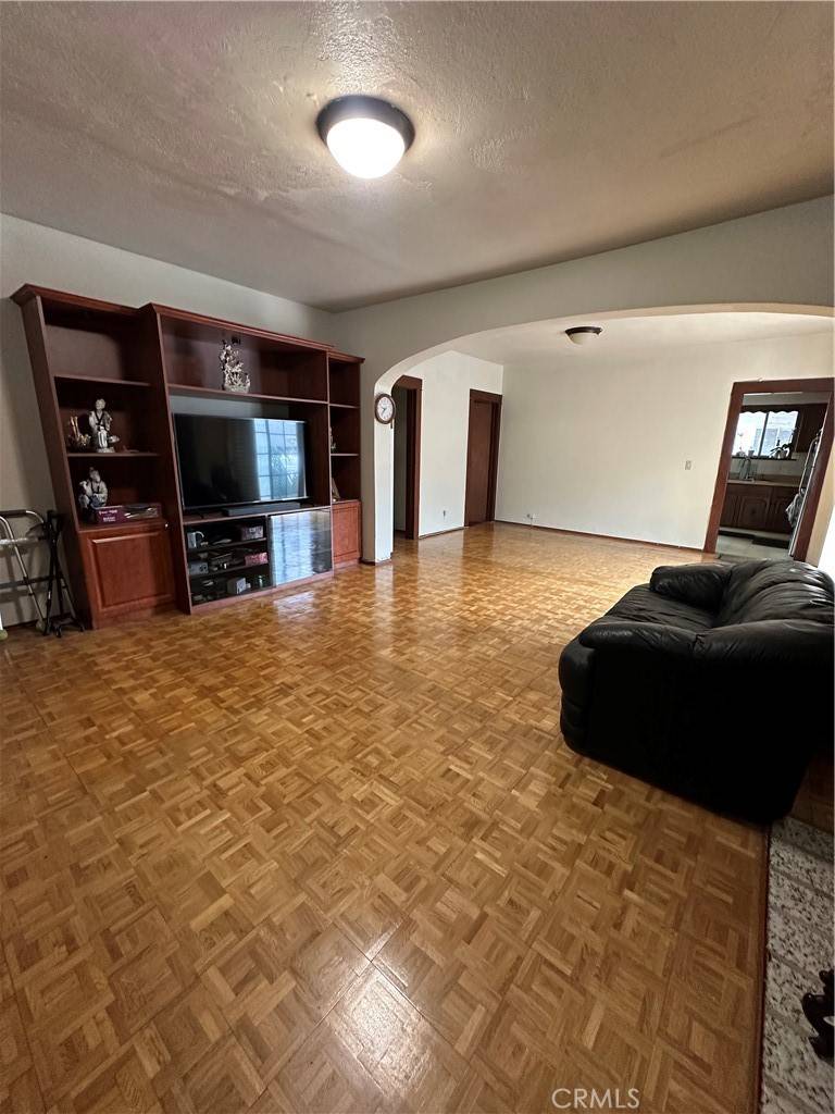 Los Angeles, CA 90039,3433 Larga AVE