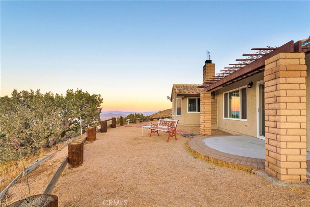 Apple Valley, CA 92308,25624 Castlerock RD