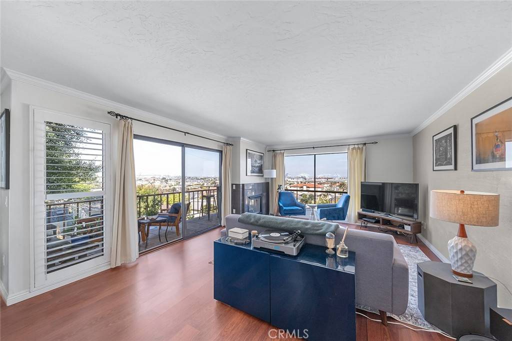 San Pedro, CA 90731,665 W 24th ST #101