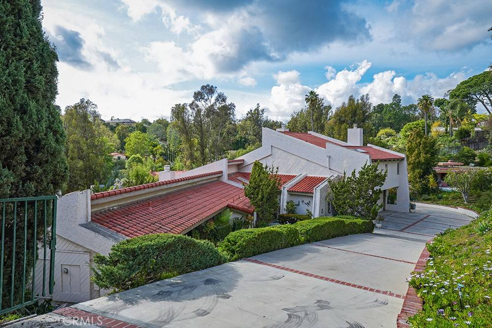 Santa Ana, CA 92705,9752 Rangeview DR