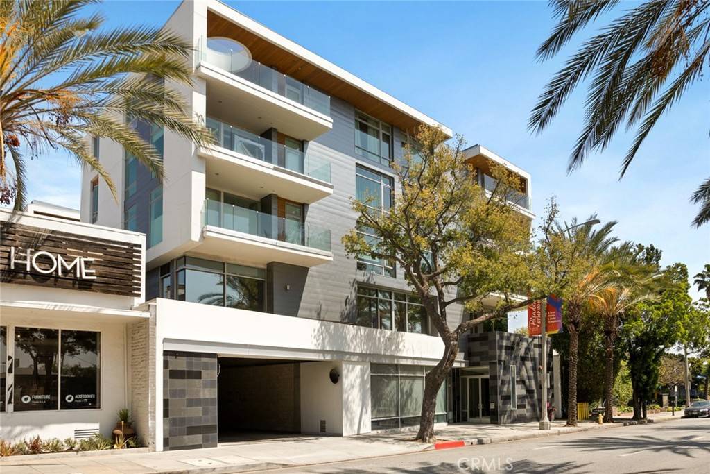 Pasadena, CA 91105,482 S Arroyo Pkwy #408