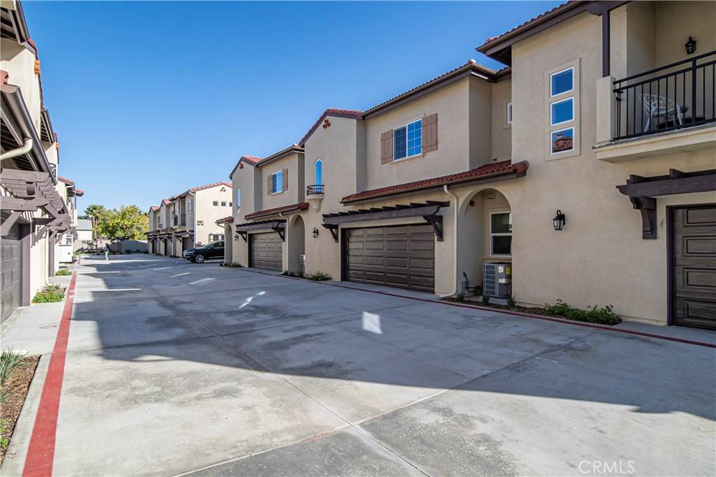 Pomona, CA 91766,961 E Phillips BLVD E #6